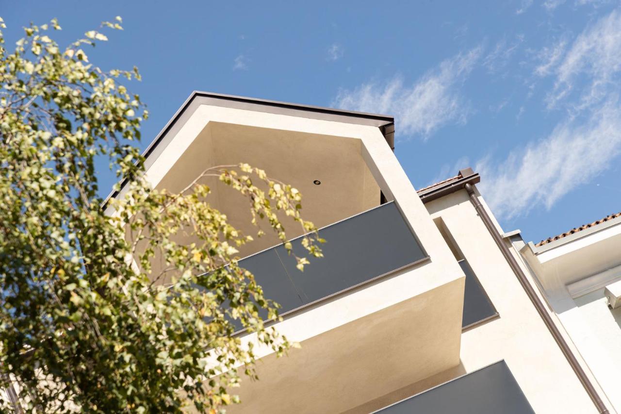 Nice Living Neue- Moderne Apartments Im Herzen Von Brixen - Kostenlose Brixencard - Ideal Fuer Familien, Paare, Geschaeftsreisende Und Allen Urlaubs Hungrigen Eksteriør bilde